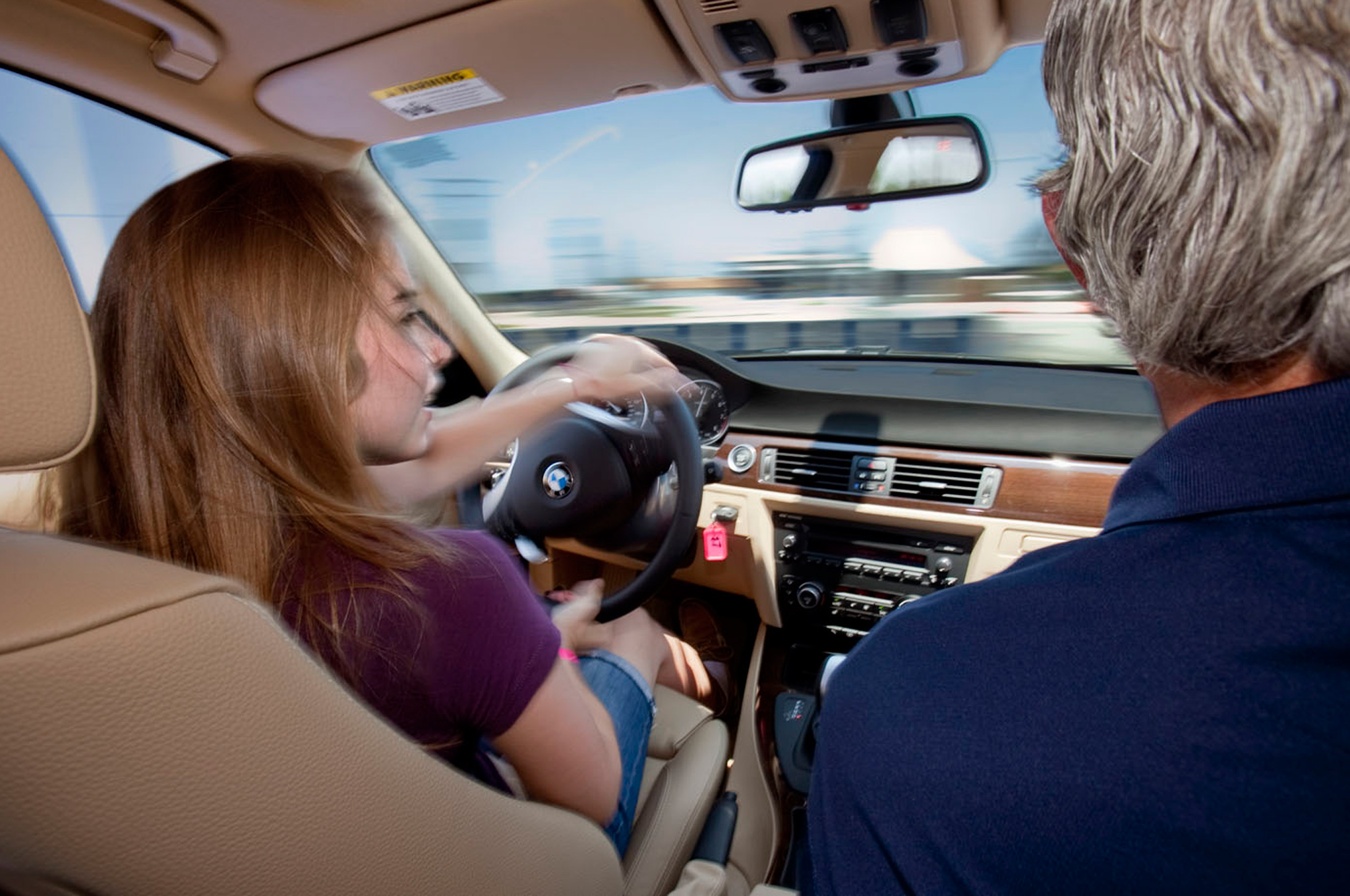 Criteria to consider when selecting a driving school for your teen